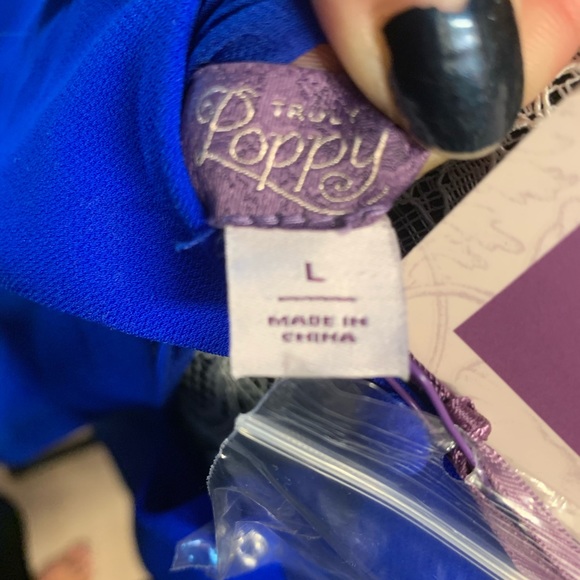 Gianna cold shoulder blouse - Picture 5 of 8